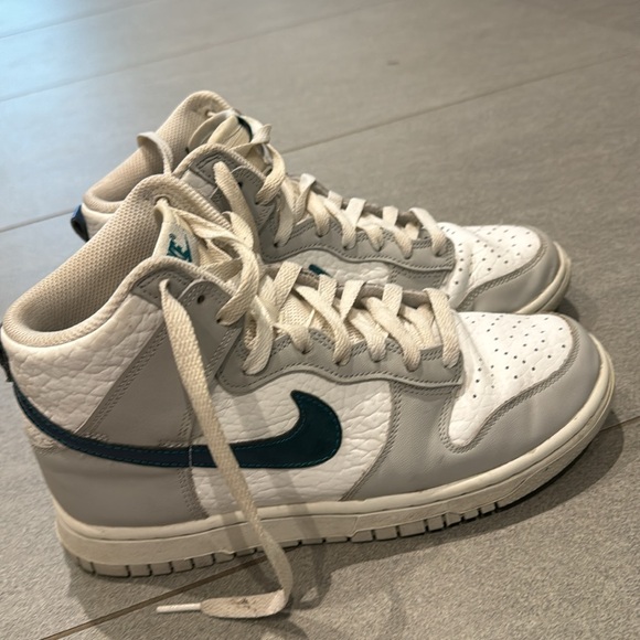 Nike Dunk High - Picture 4 of 9